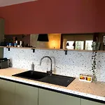 Spacious 2 Bedroom With Stunning Mountain View Appartement