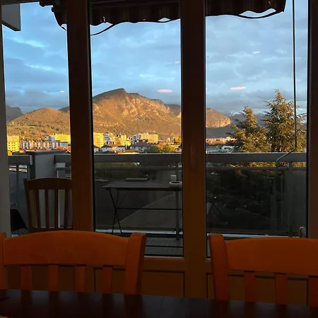 Spacious 2 Bedroom With Stunning Mountain View Annecy