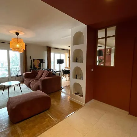Spacious 2 Bedroom With Stunning Mountain View Annecy